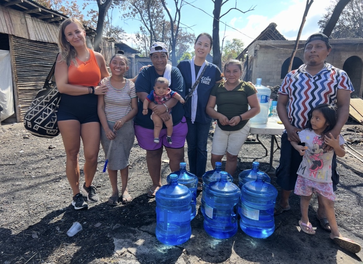 Sylvana Kozak with families during fire relief efforts in Mexico